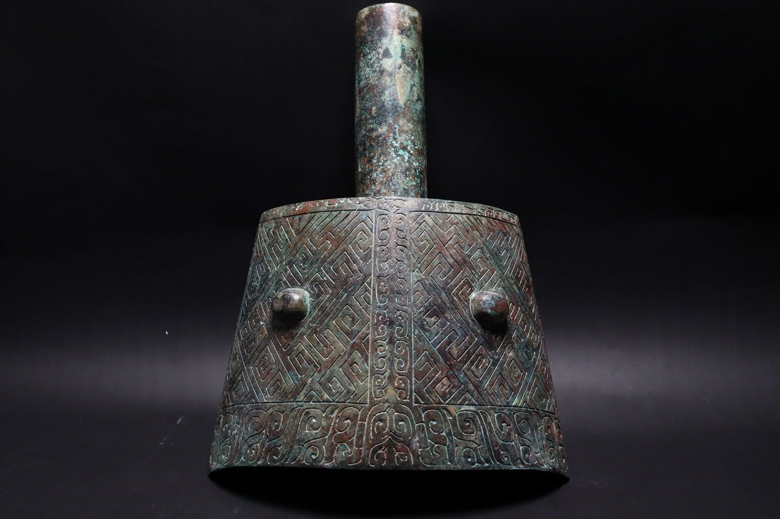 Chinese archaic bronze bell (1 of 7)