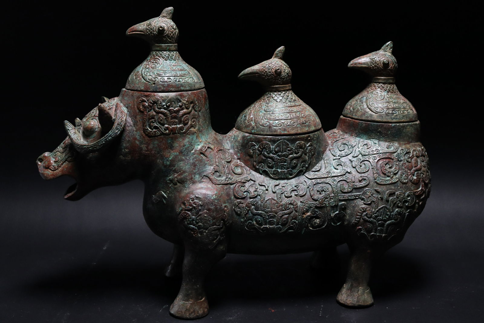 Chinese archaic bronze pot (1 of 7)
