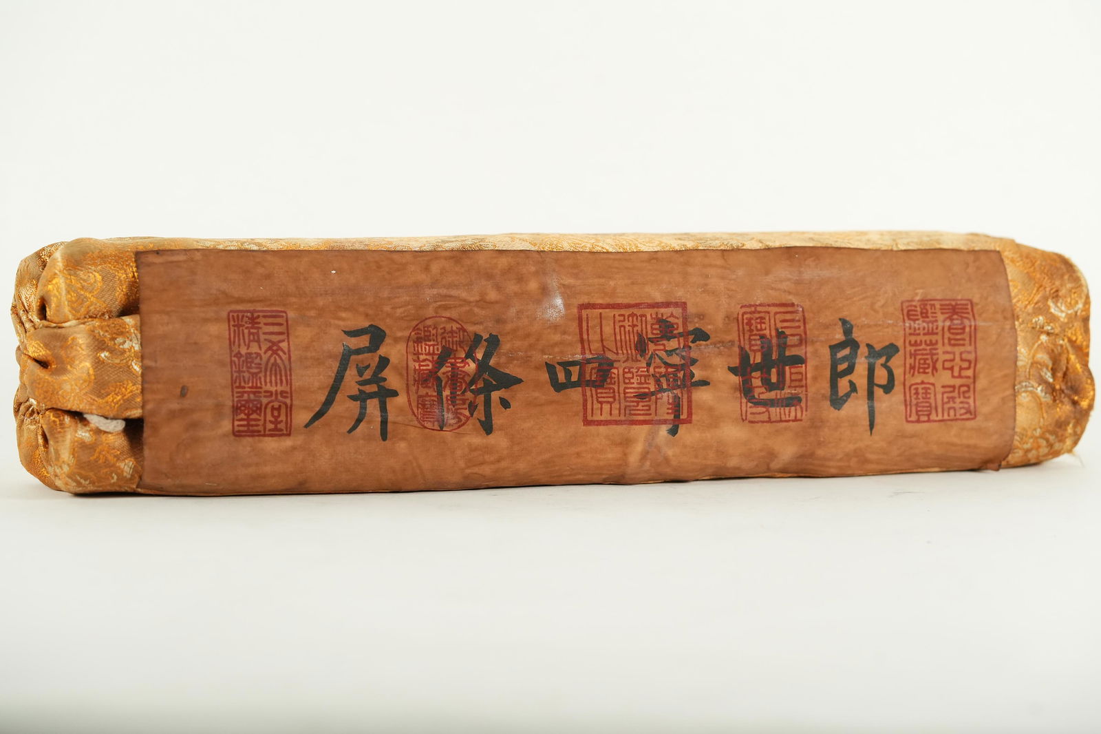 Lots of Chinese scrolls (1 of 7)