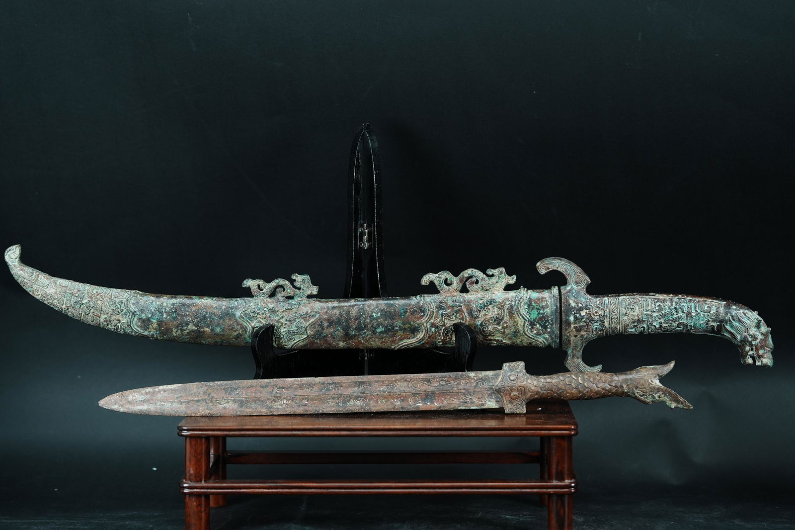 2 pcs Chinese bronze sword (1 of 7)
