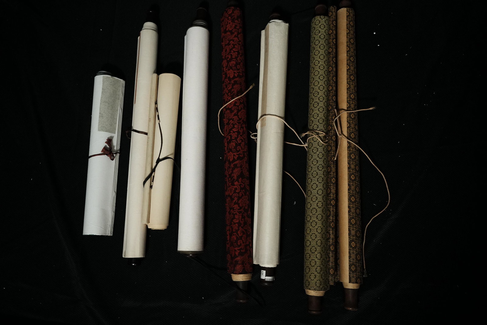 8 pcs Chinese scrolls (1 of 7)