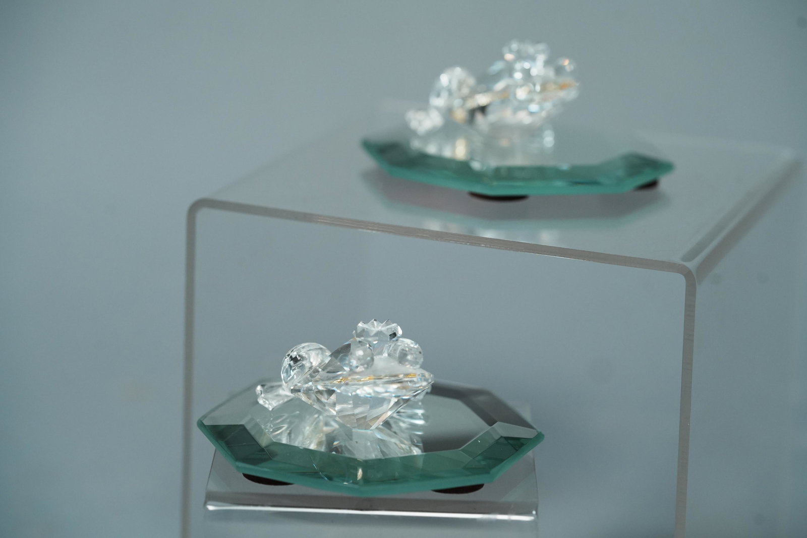 2 pcs Swarovski frogs (1 of 6)