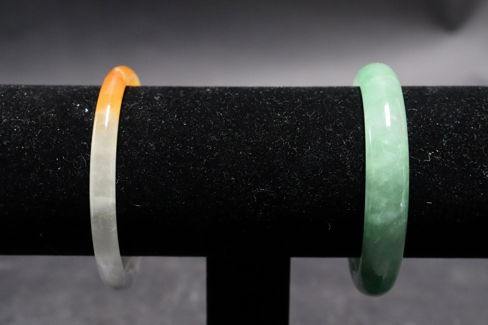2 pcs Chinese jadeite bangles (1 of 6)