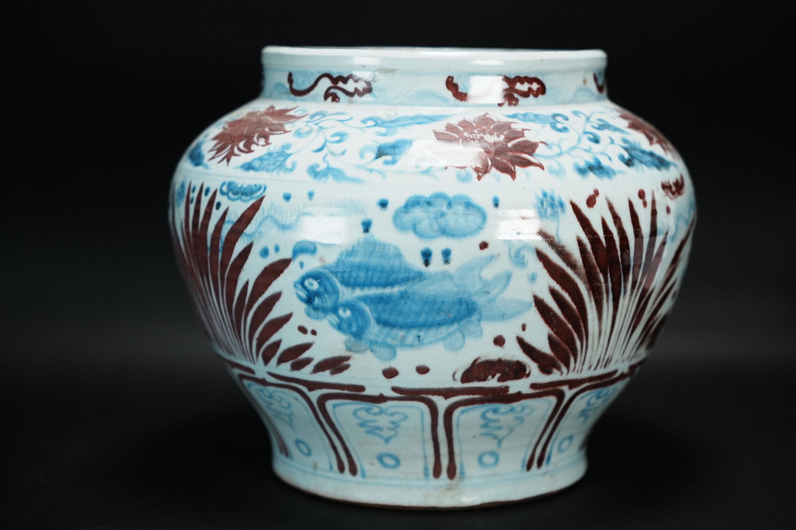 Chinese large fish jar (1 of 7)