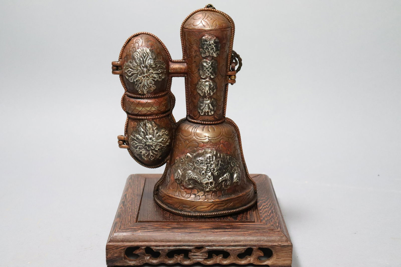 Tibetan praying set (1 of 7)