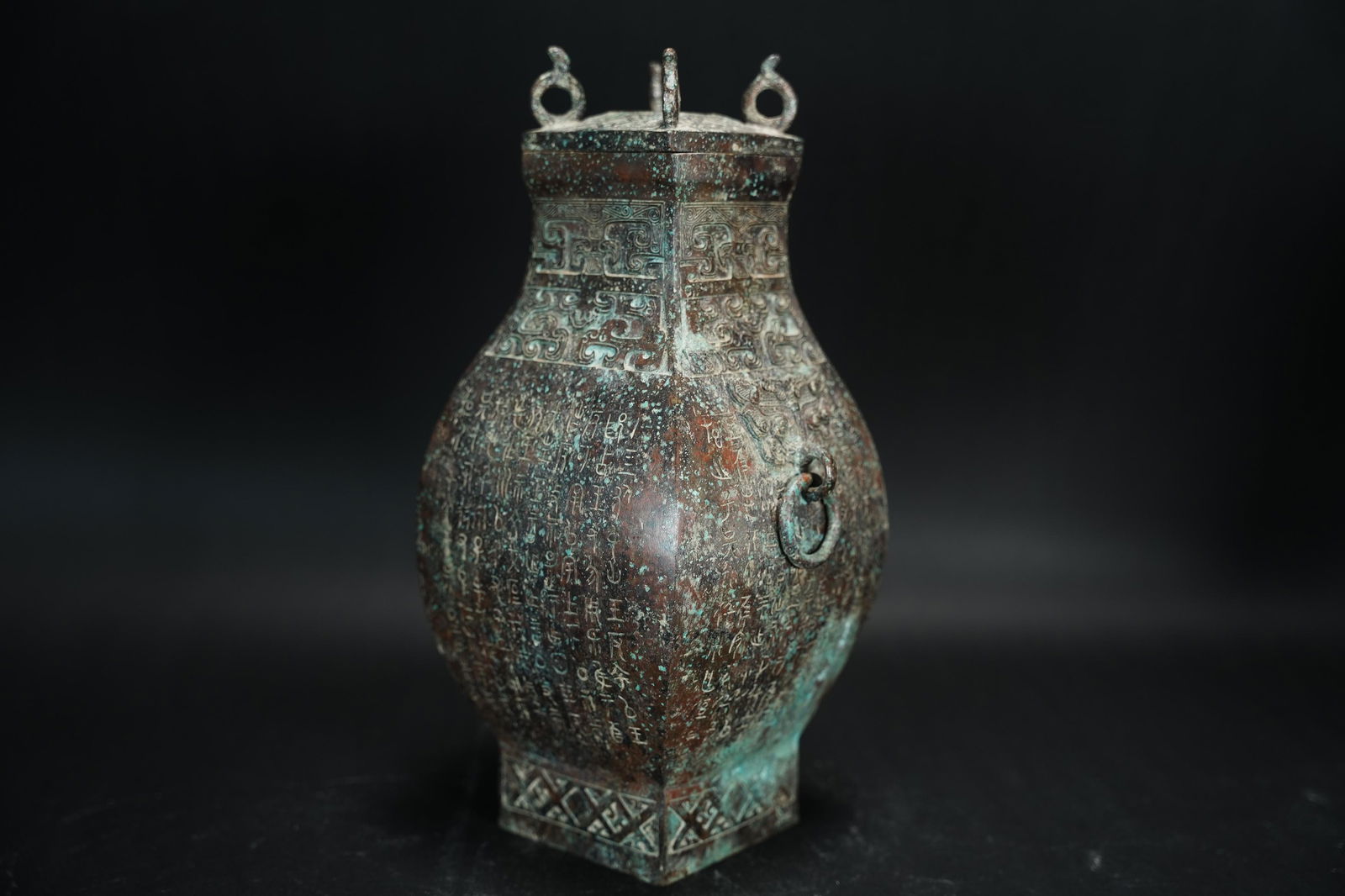Chinese archaic lid vessel (1 of 8)