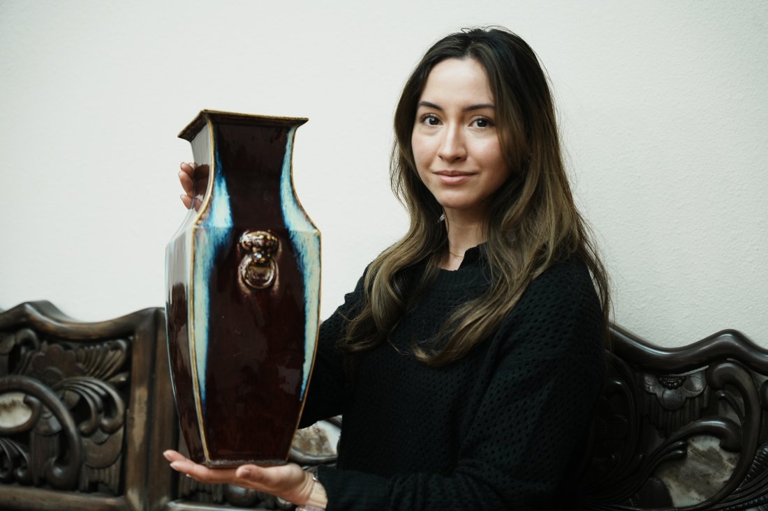 Chinese fine red heavy vase (1 of 7)