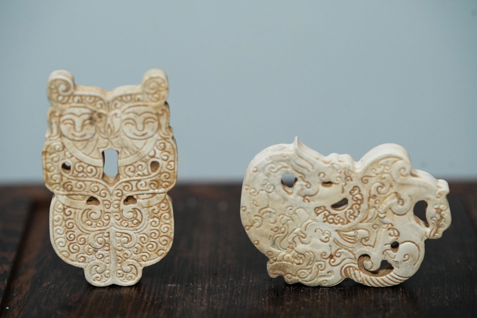 2 pcs Chinese archaic jade (1 of 7)