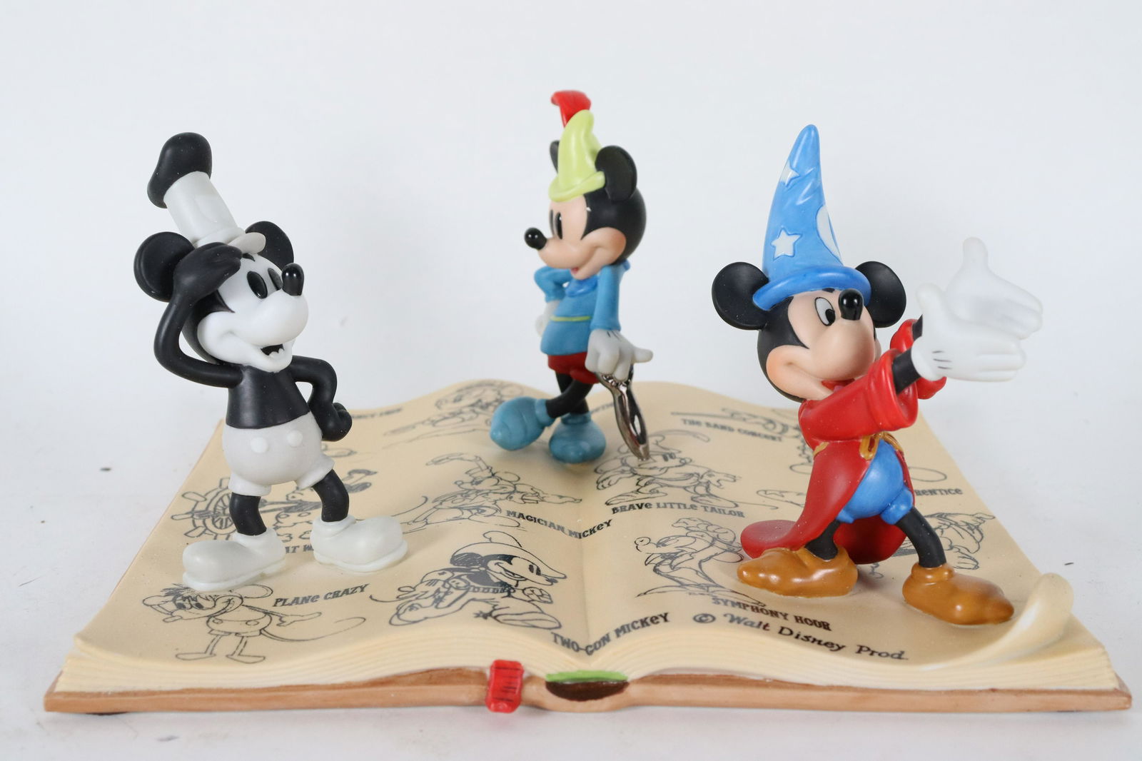 Mickey Disney figurine (1 of 7)