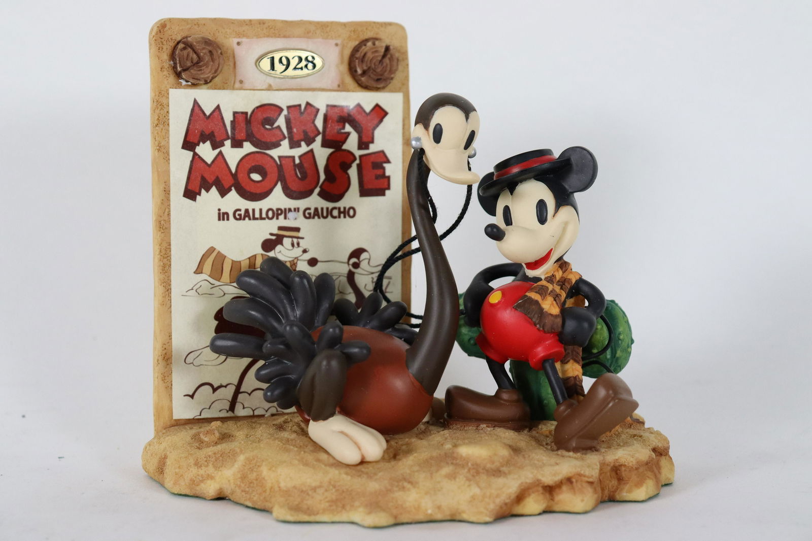 Rare Mickey fine figurine (1 of 7)