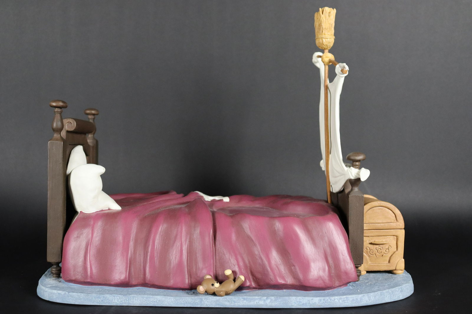 Peter Pan WDC figurine (1 of 7)