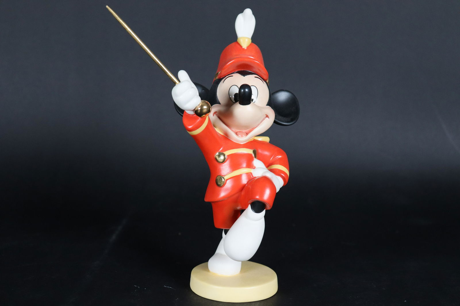 Mickey Mouse WDC figurine (1 of 7)