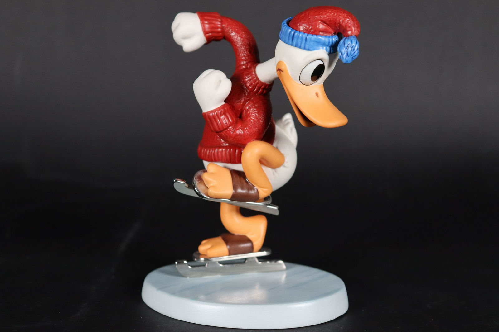 Donald Duck WDC figurine (1 of 7)