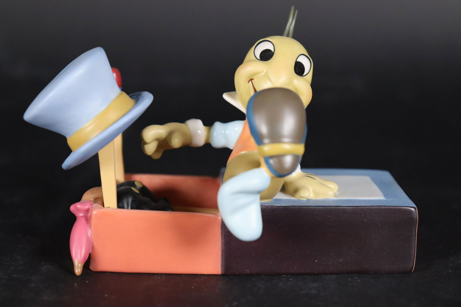 Jiminy WDC figurine (1 of 7)