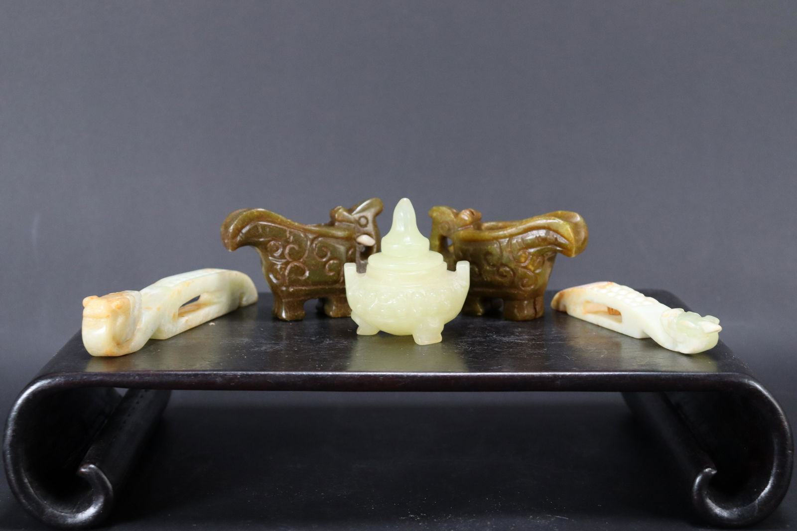 5 pc Chinese jade items (1 of 7)
