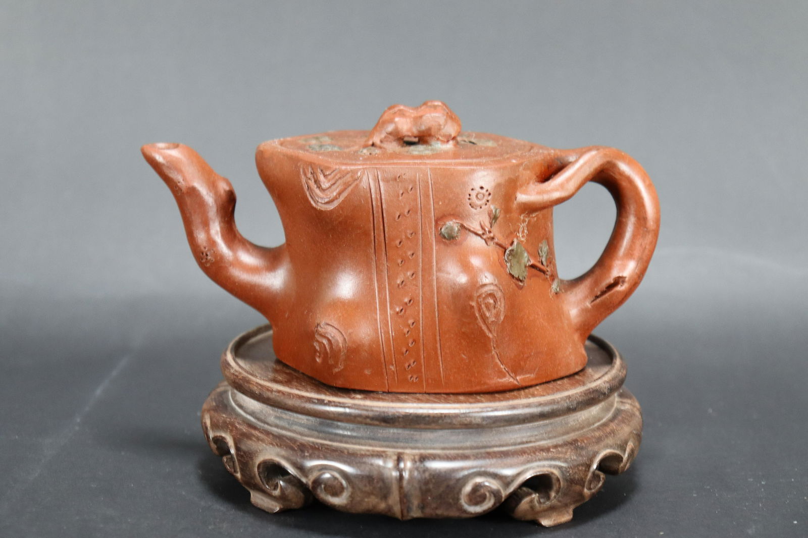 Chinese clay teapot (1 of 7)