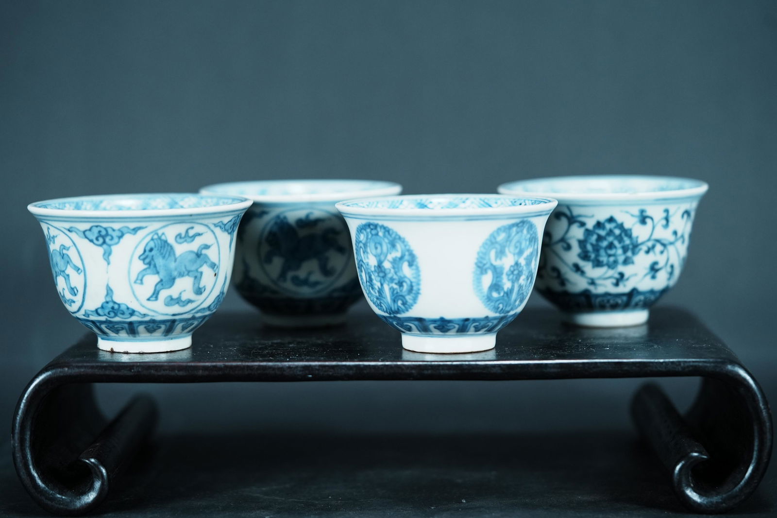 4 pcs Chinese b/w cups (1 of 7)