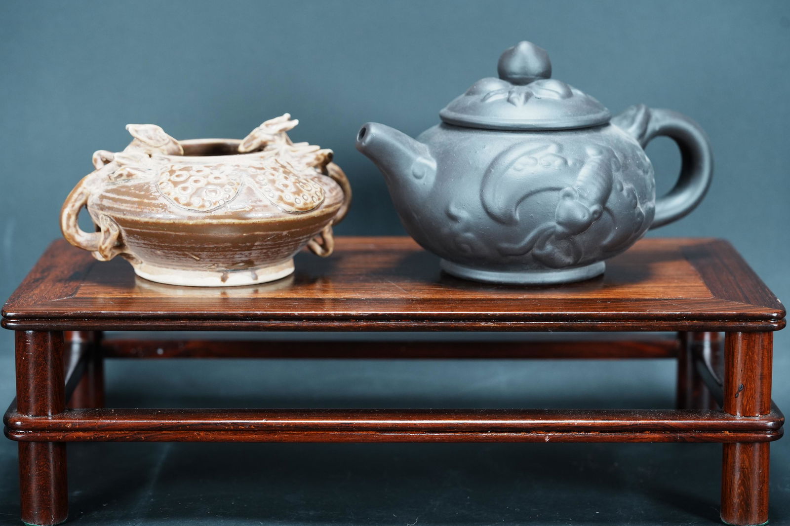 2 pcs Chinese clay teapots (1 of 7)