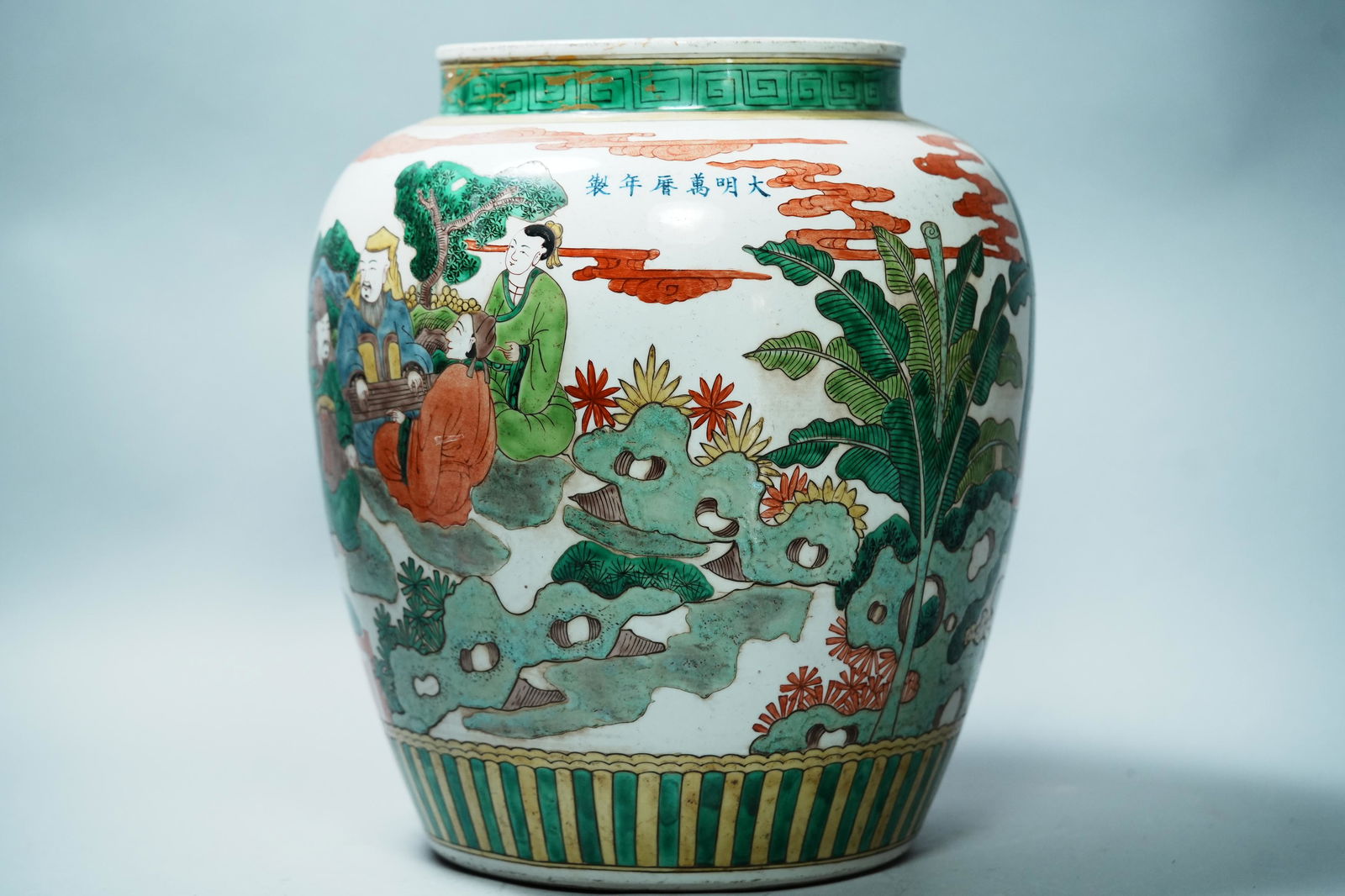 Chinese heavy fancy jar (1 of 7)