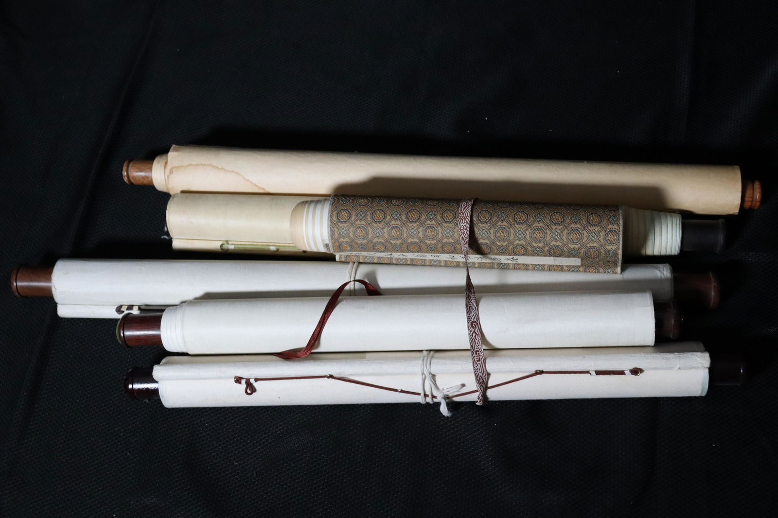 6 pcs Chinese scrolls (1 of 7)