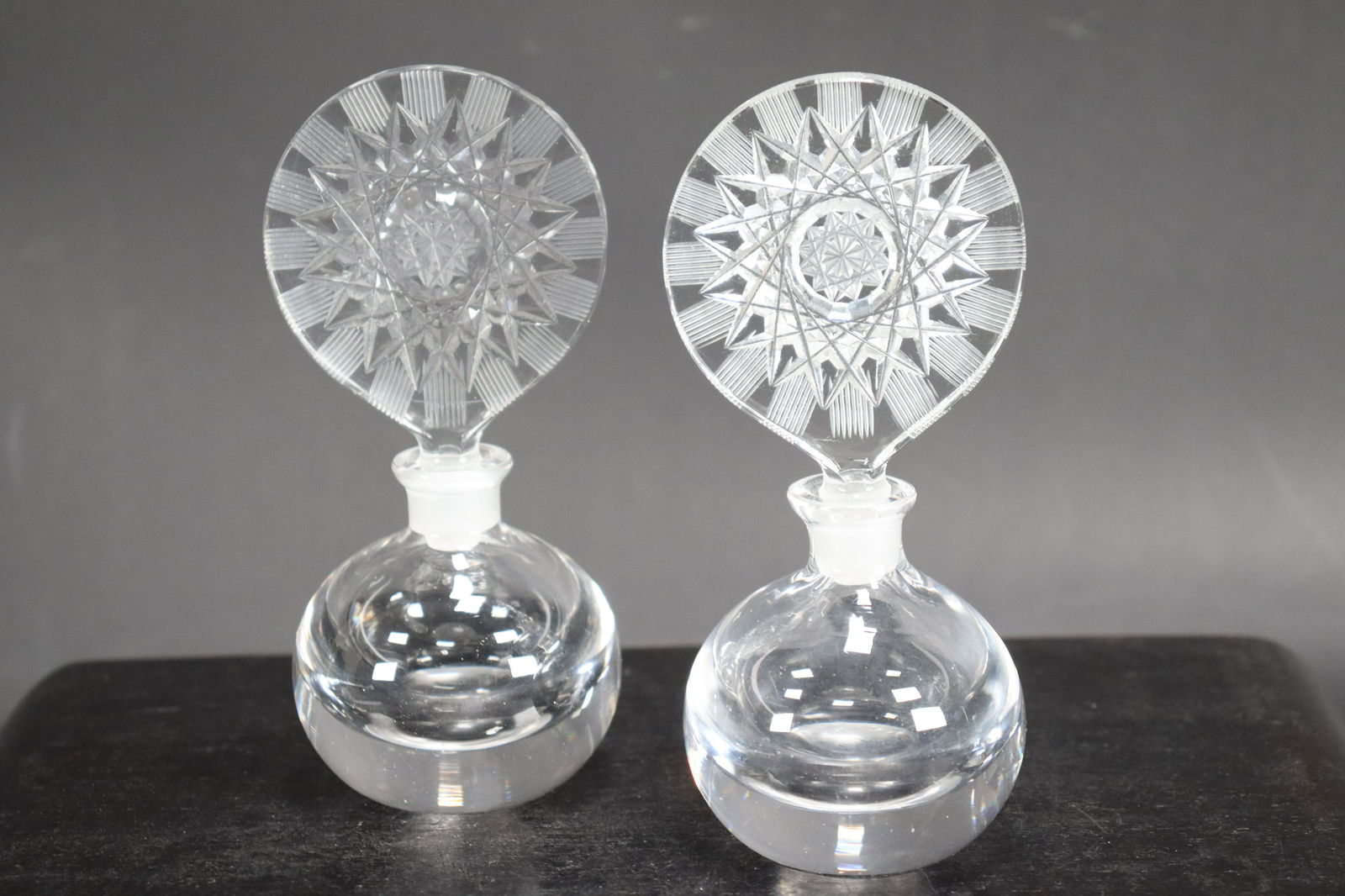 2 pcs fine perfume bottles (1 of 8)
