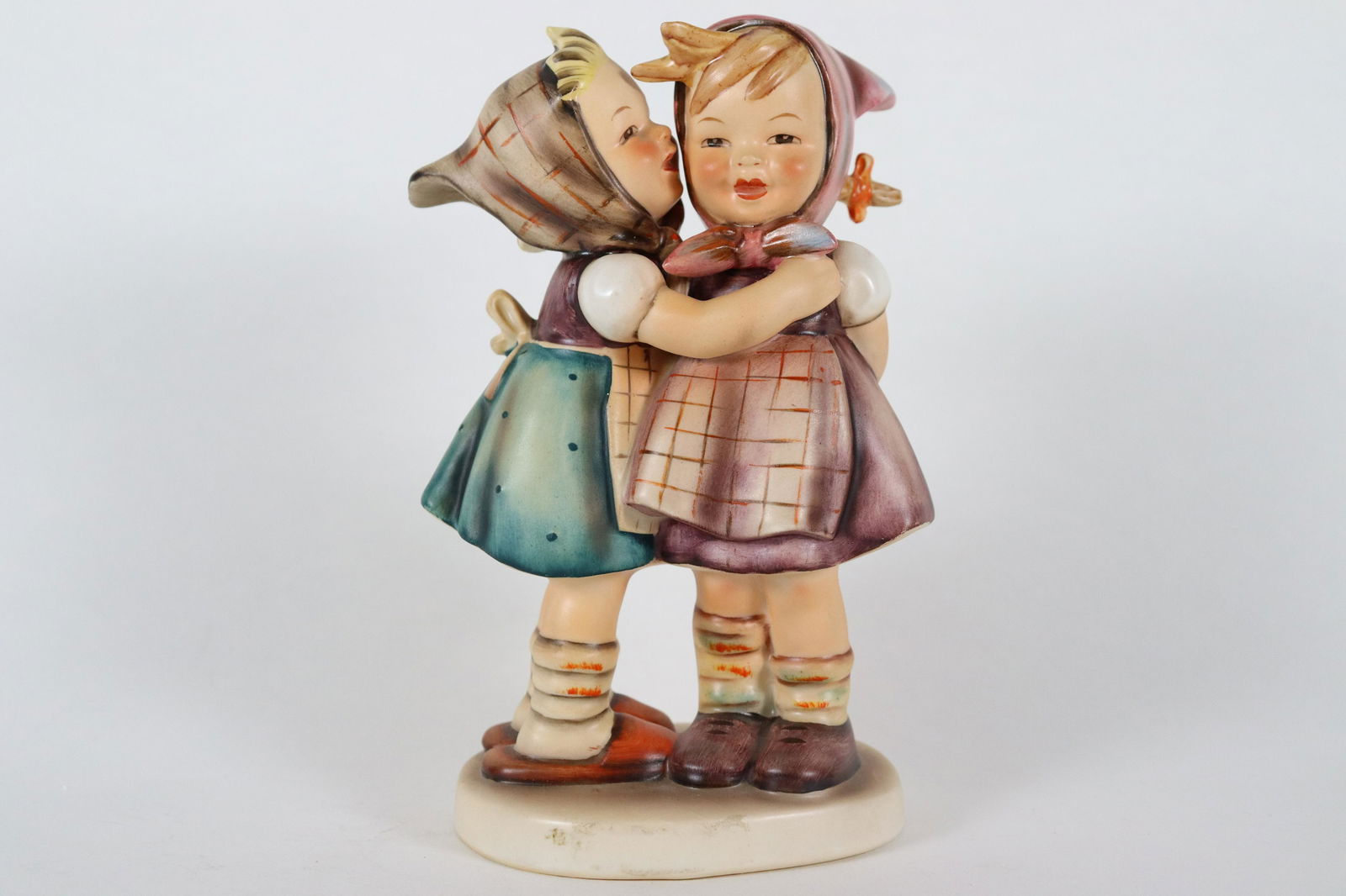 Large Hummel doll (1 of 7)