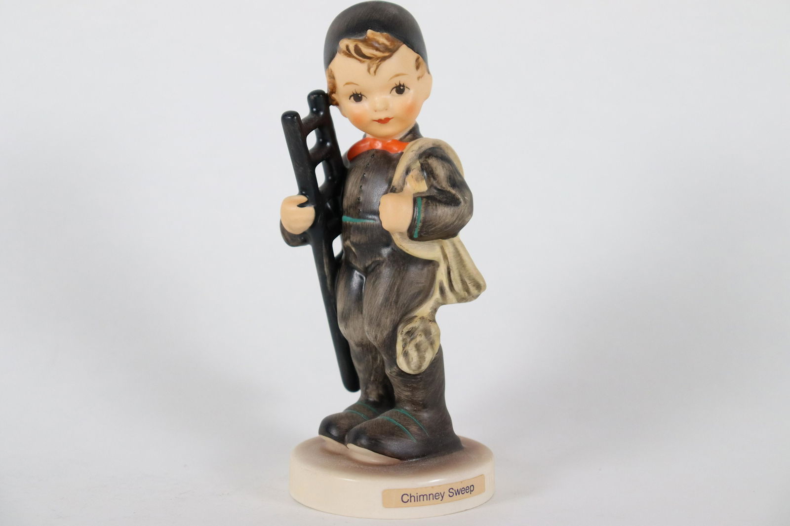 Hummel large figurine (1 of 8)