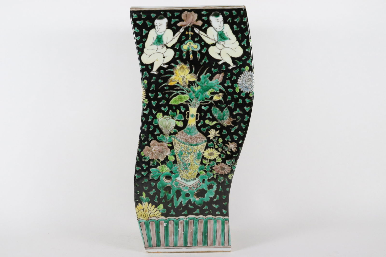 Chinese fine black vase (1 of 7)
