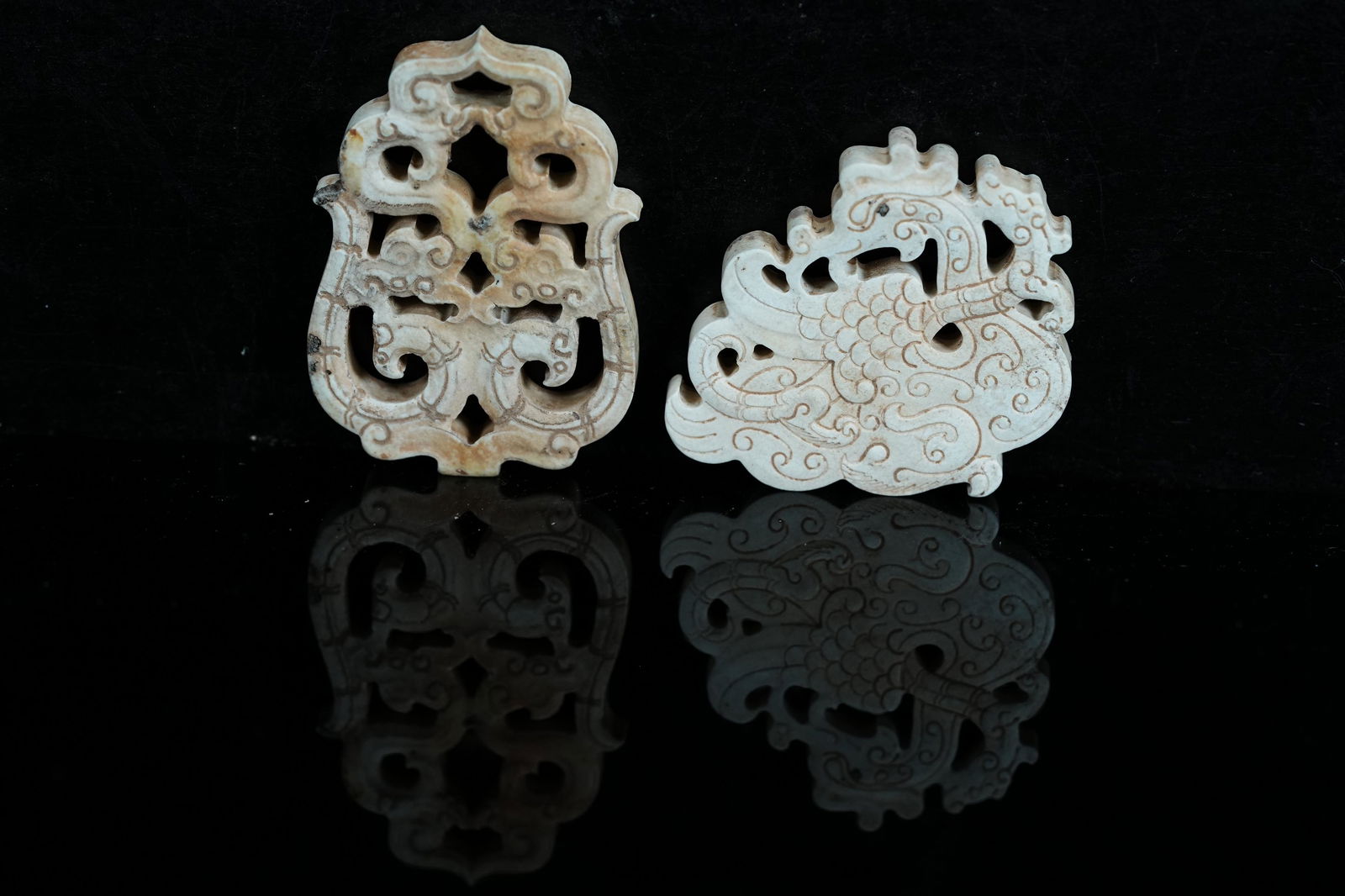 2 pcs Chinese jade items (1 of 7)