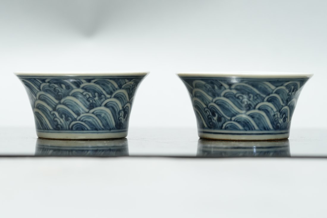 2 pcs Chinese b/w fine cups (1 of 7)