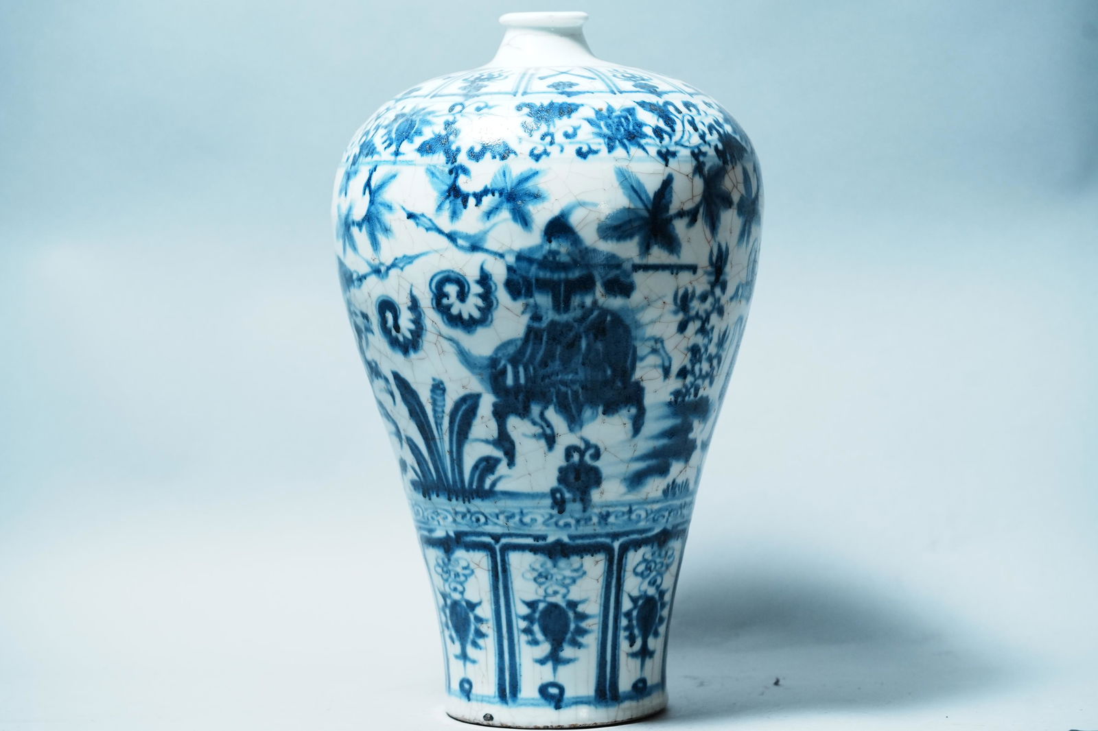 Chinese tall b/w vase (1 of 7)