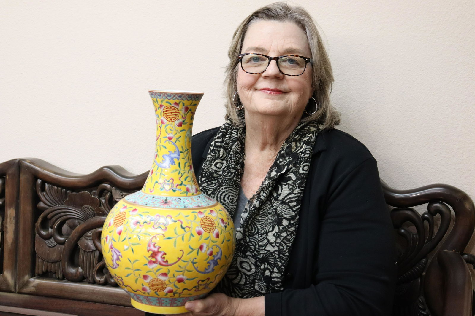 Chinese fine yellow vase (1 of 8)