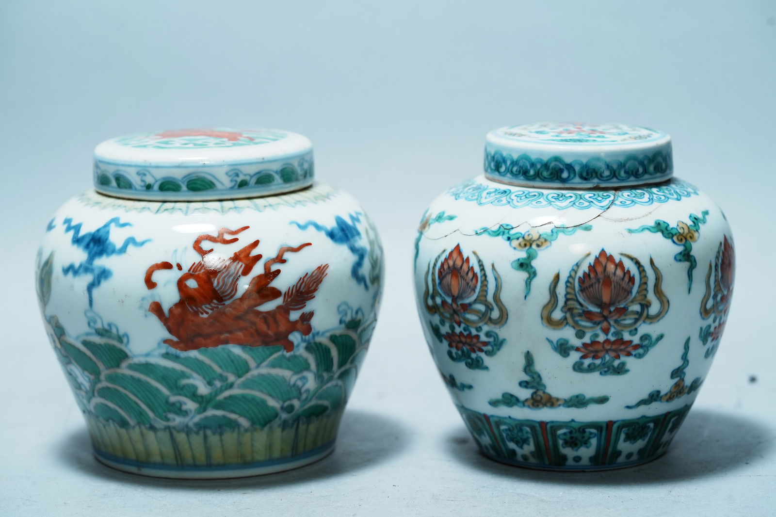 2 pcs Chinese fancy jars (1 of 7)
