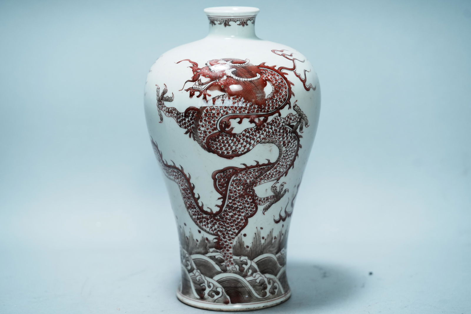 Chinese red dragon vase (1 of 7)