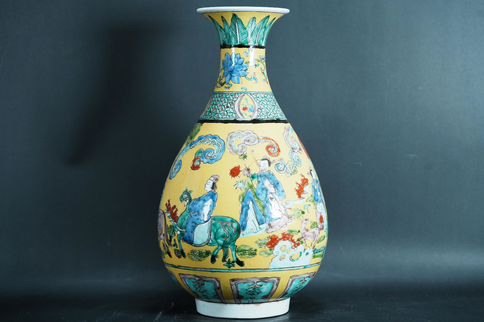 Chinese large yellow vase (1 of 6)