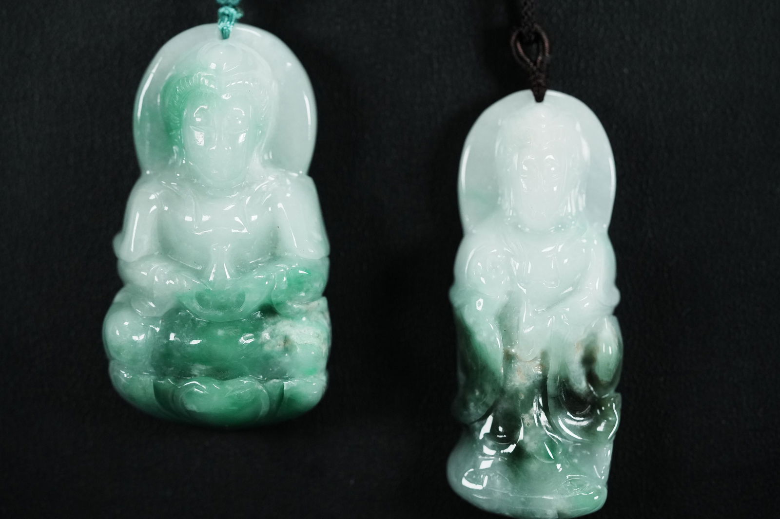 2 pcs Chinese jadeite pendant (1 of 7)