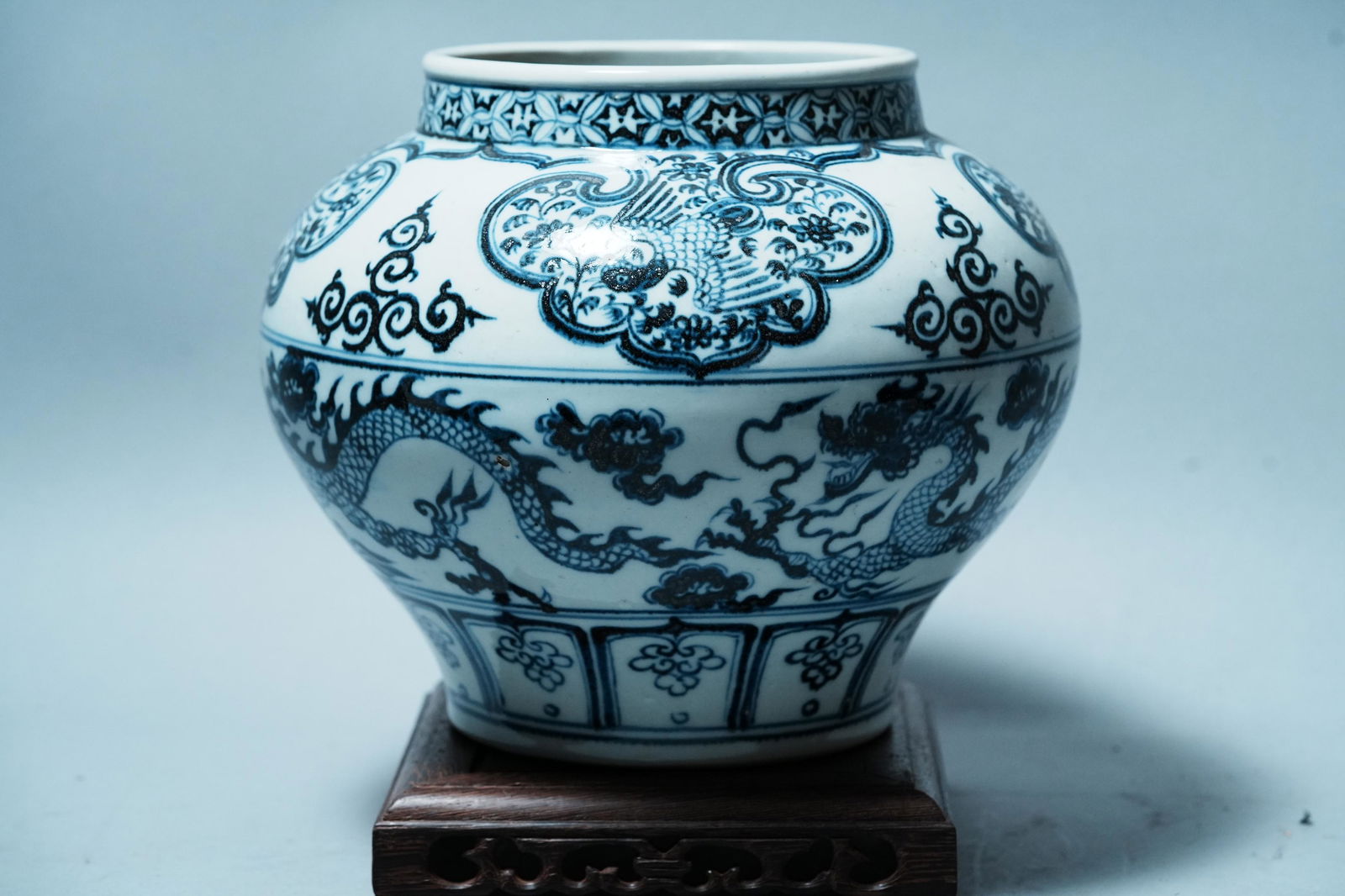 Chinese fine b/w jar (1 of 7)