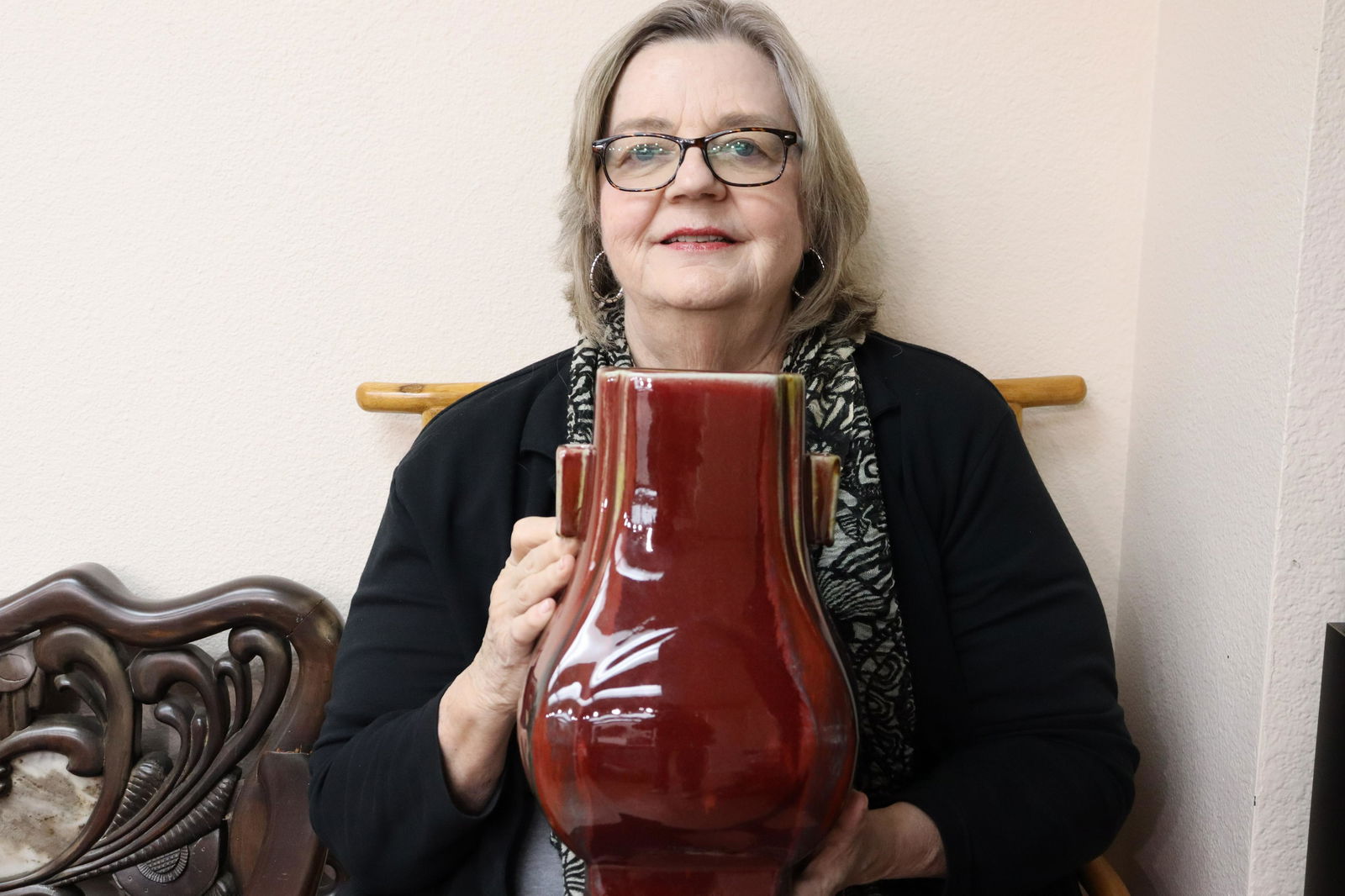 Chinese important red vase (1 of 8)