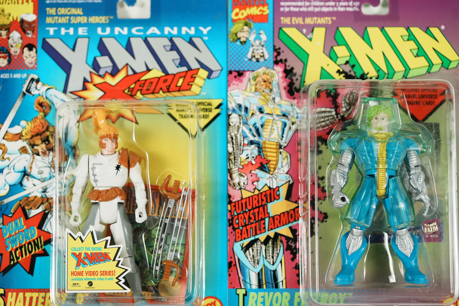 2 pcs X-Men action figures (1 of 6)