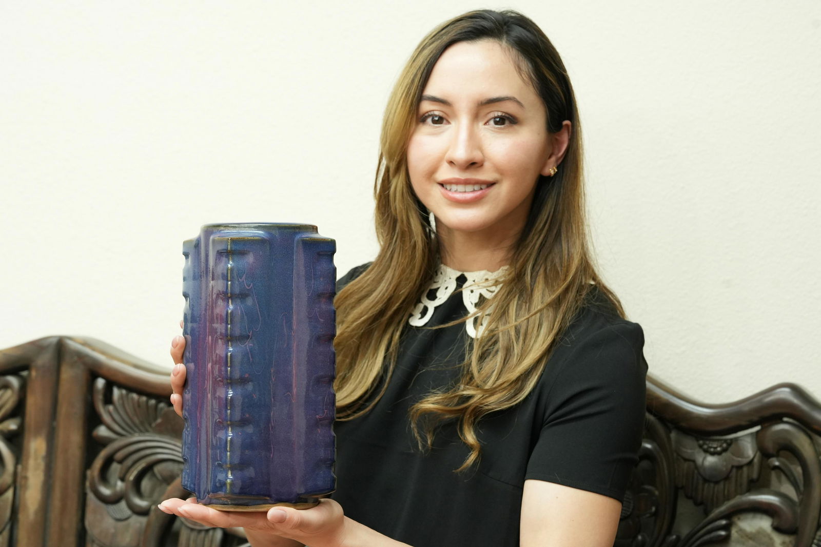 Chinese fine purple vase (1 of 8)