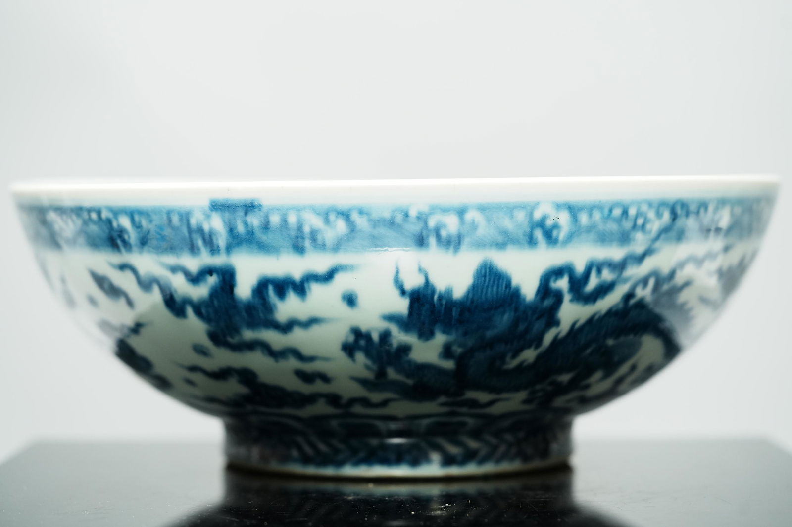 Chinese large b/w bowl (1 of 7)
