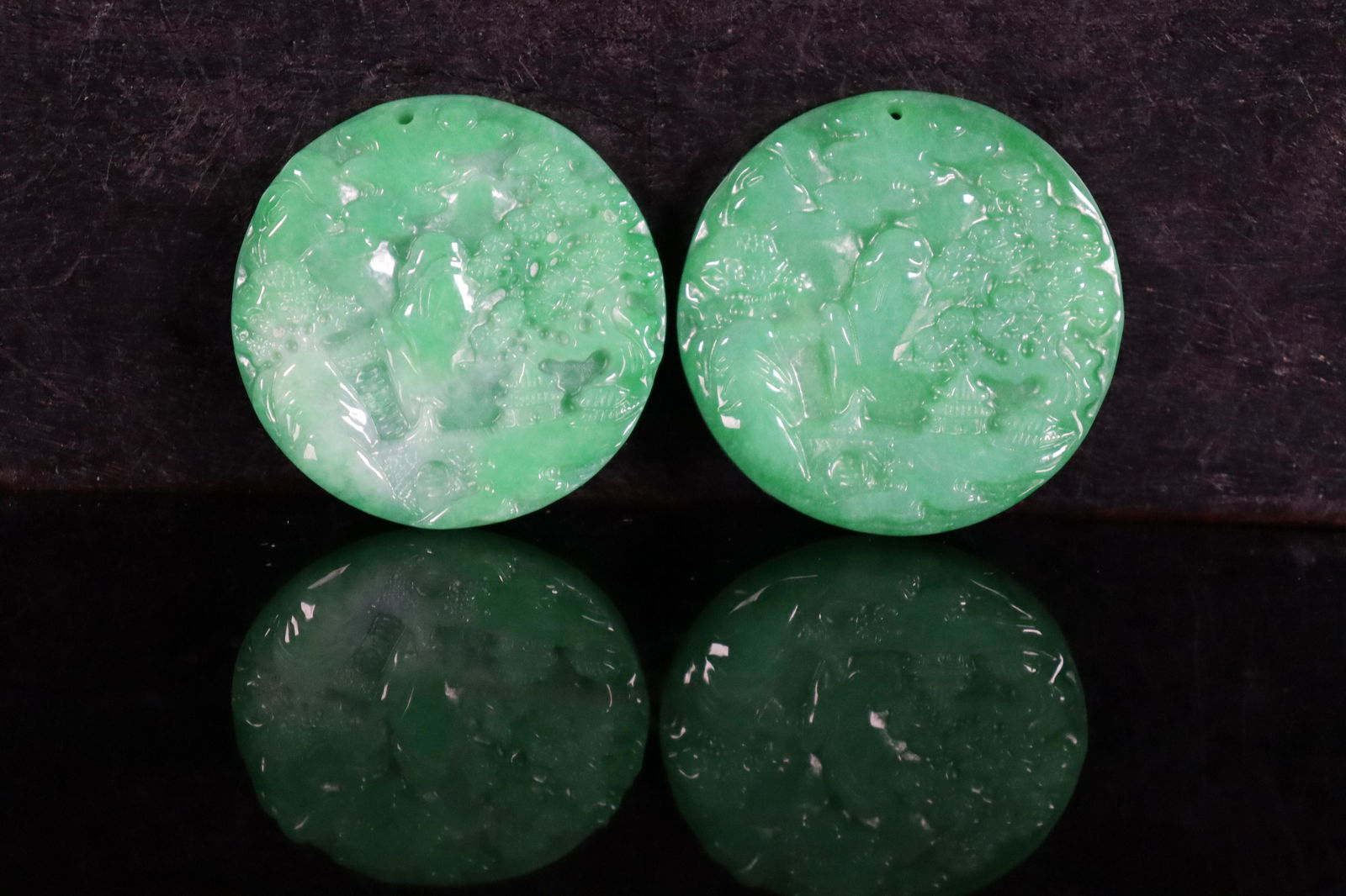 2 pcs Chinese jadeite items (1 of 7)