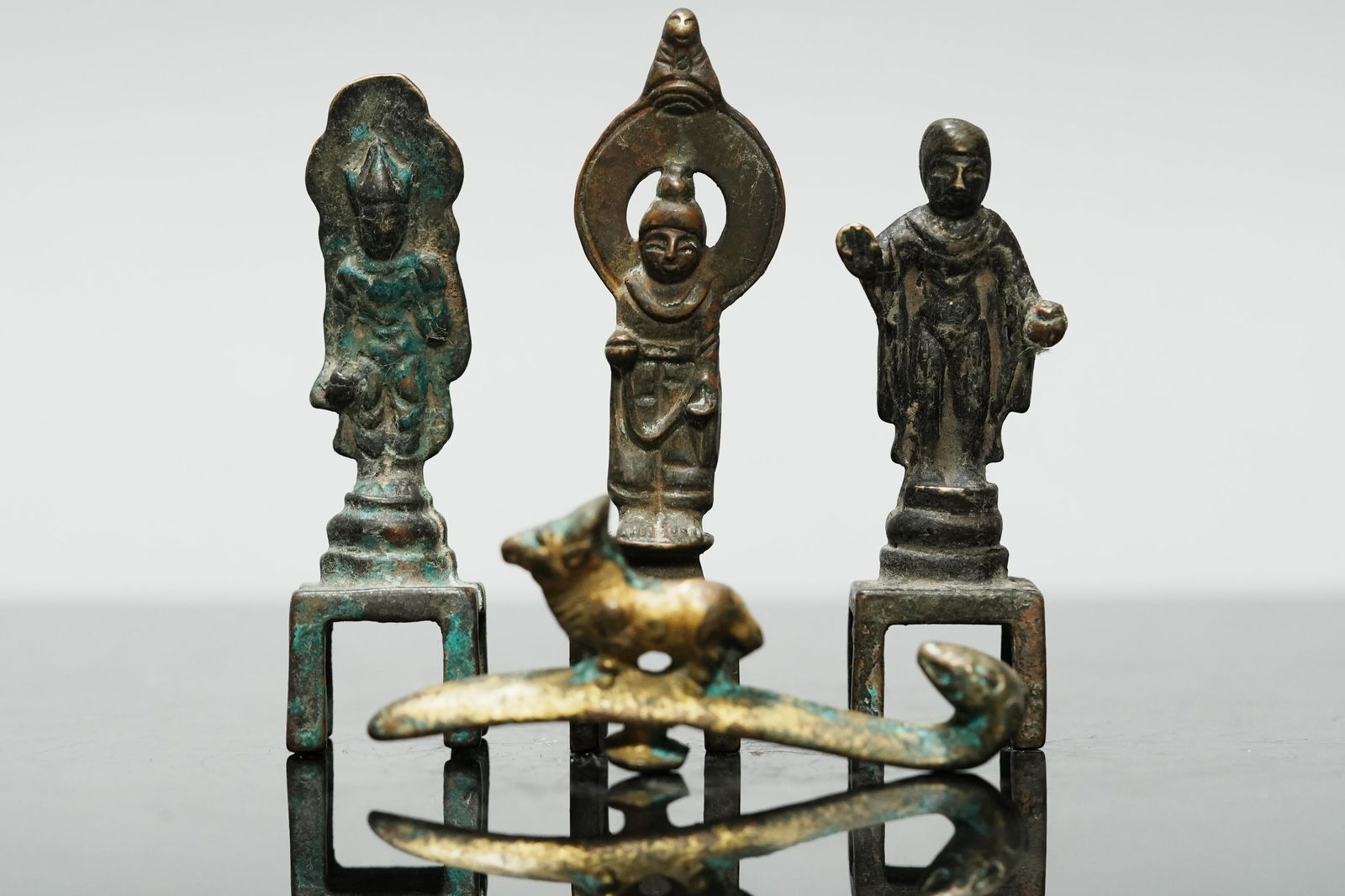 4 pcs Asian brass items (1 of 7)