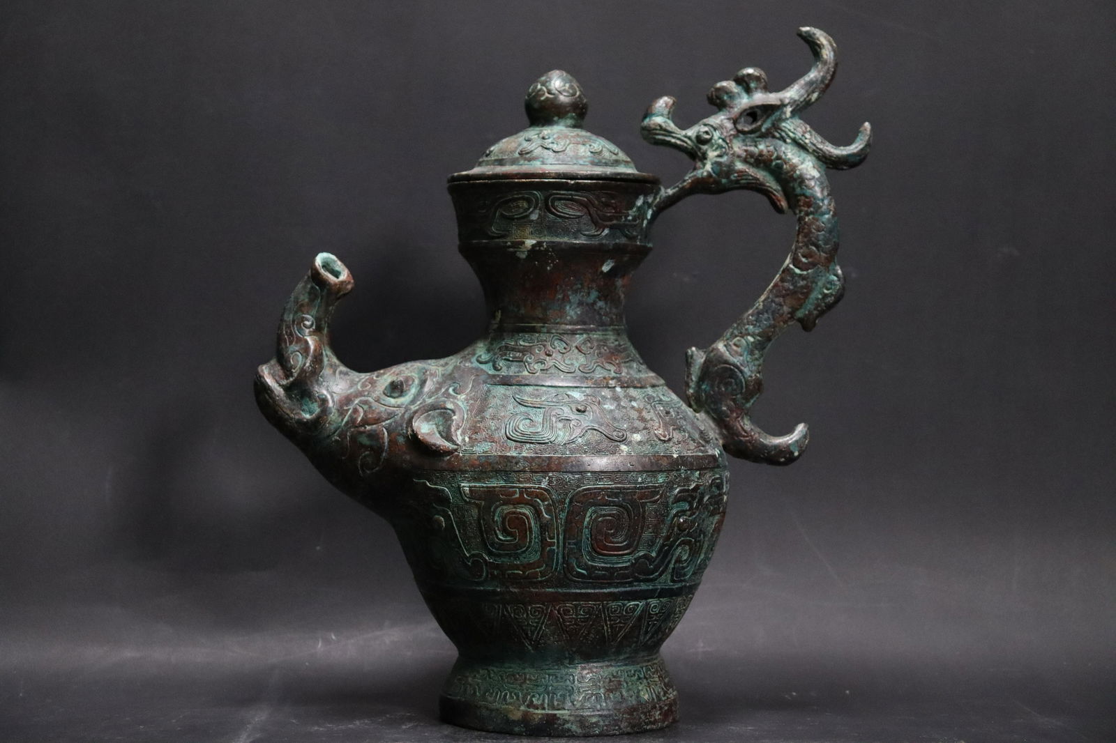 Chinese archaic bronze pot (1 of 7)