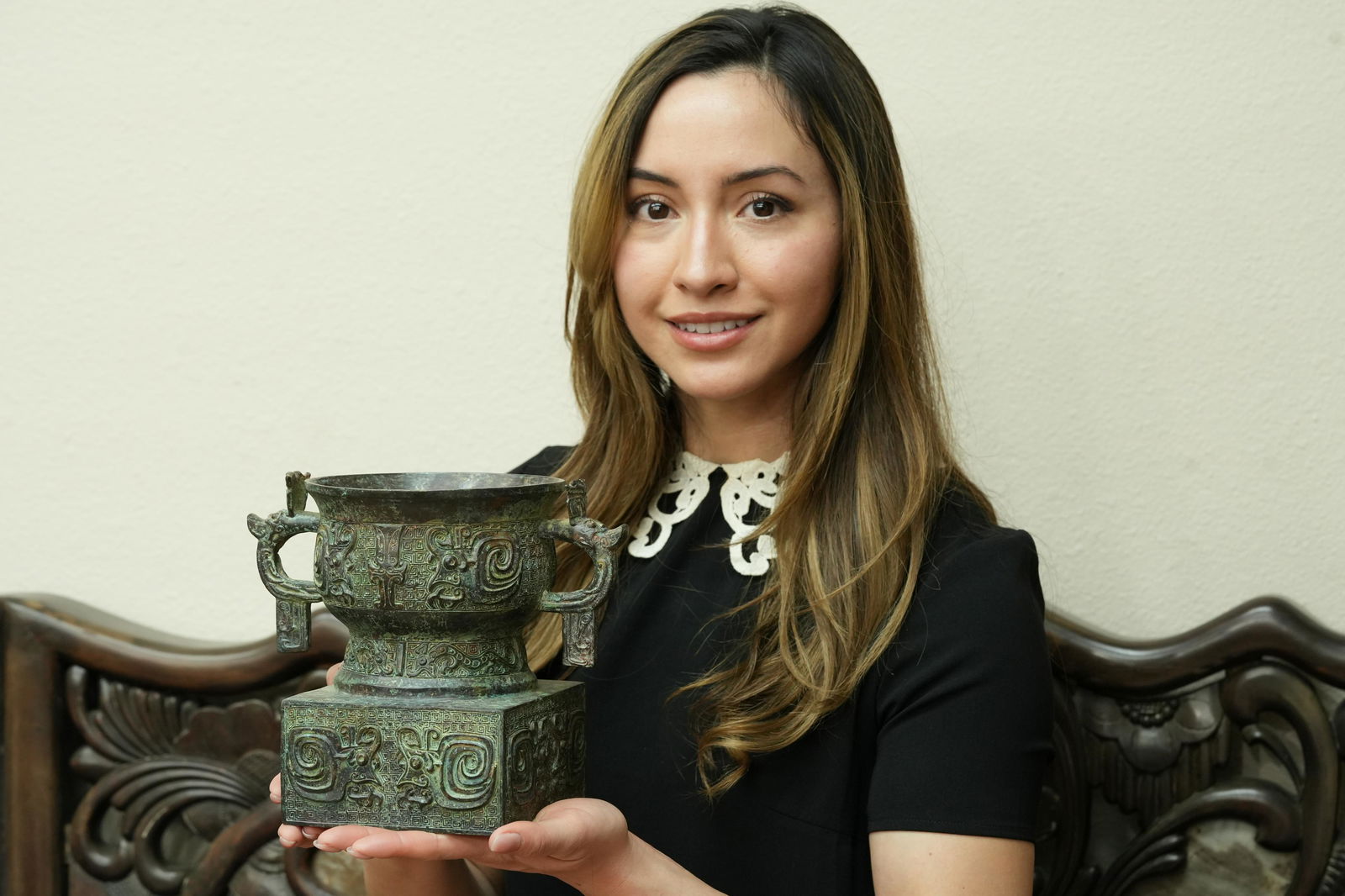 Chinese archaic bronze censer (1 of 8)