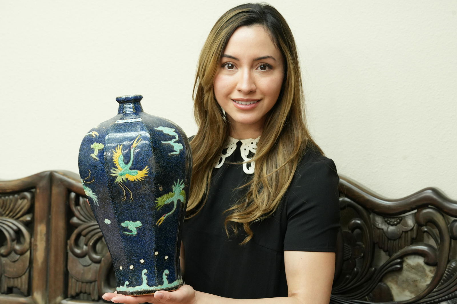 Chinese dark blue vase (1 of 8)