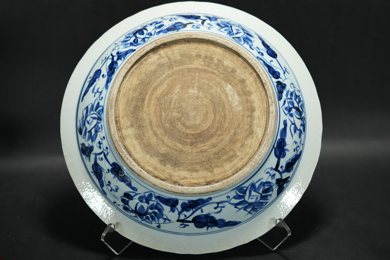 Chinese fine b/w charger (1 of 7)