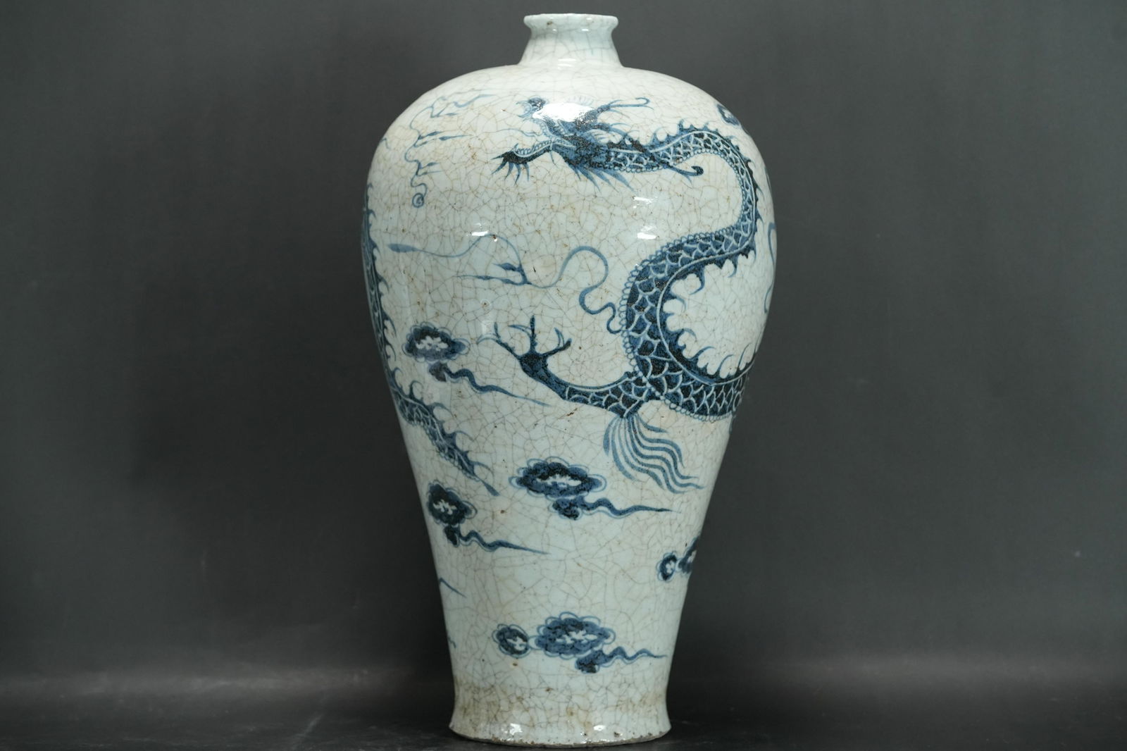 Chinese important dragon vase (1 of 7)