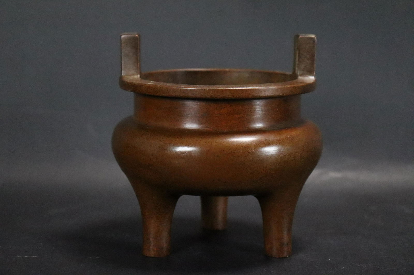 Chinese fine bronze censer (1 of 8)
