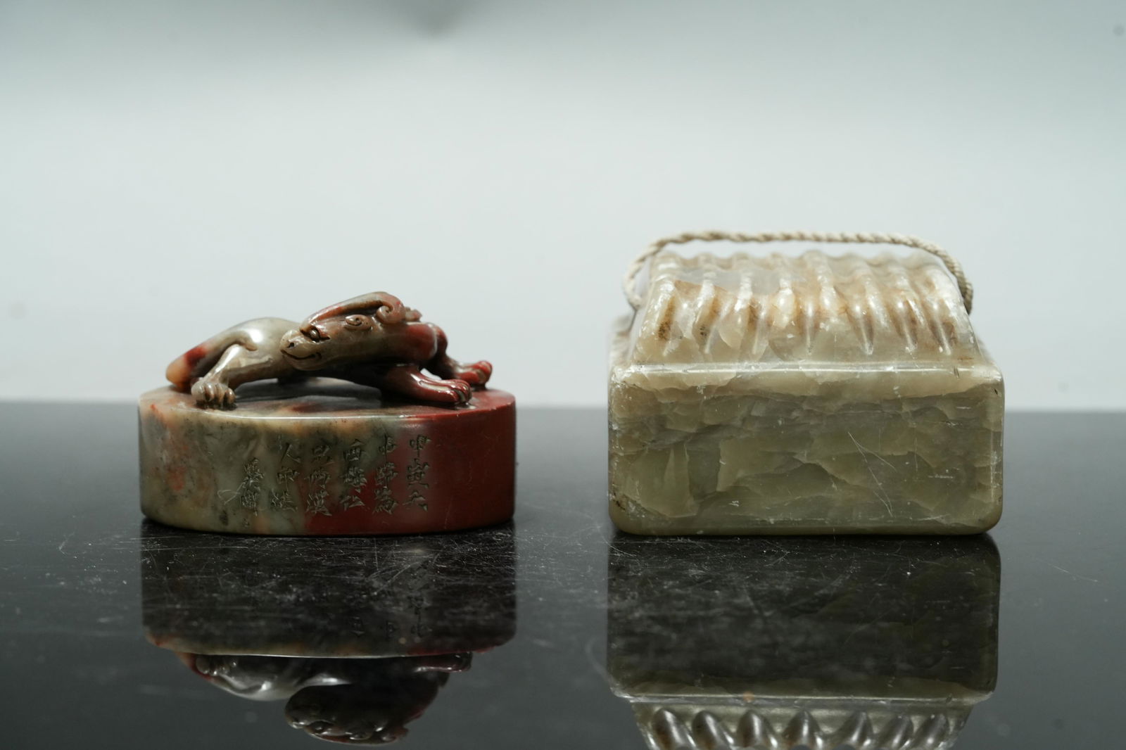 2 pcs Chinese stone seals (1 of 7)